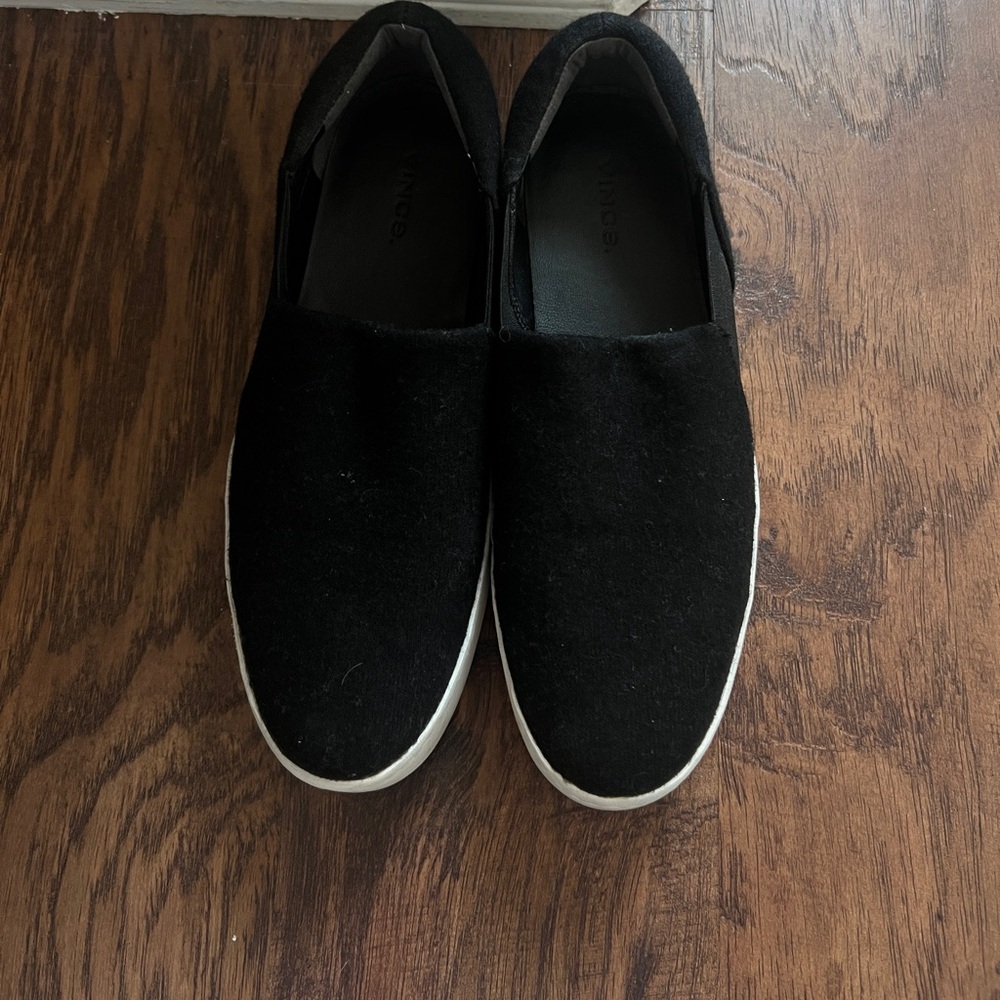 Vince good condition high quality sneakers